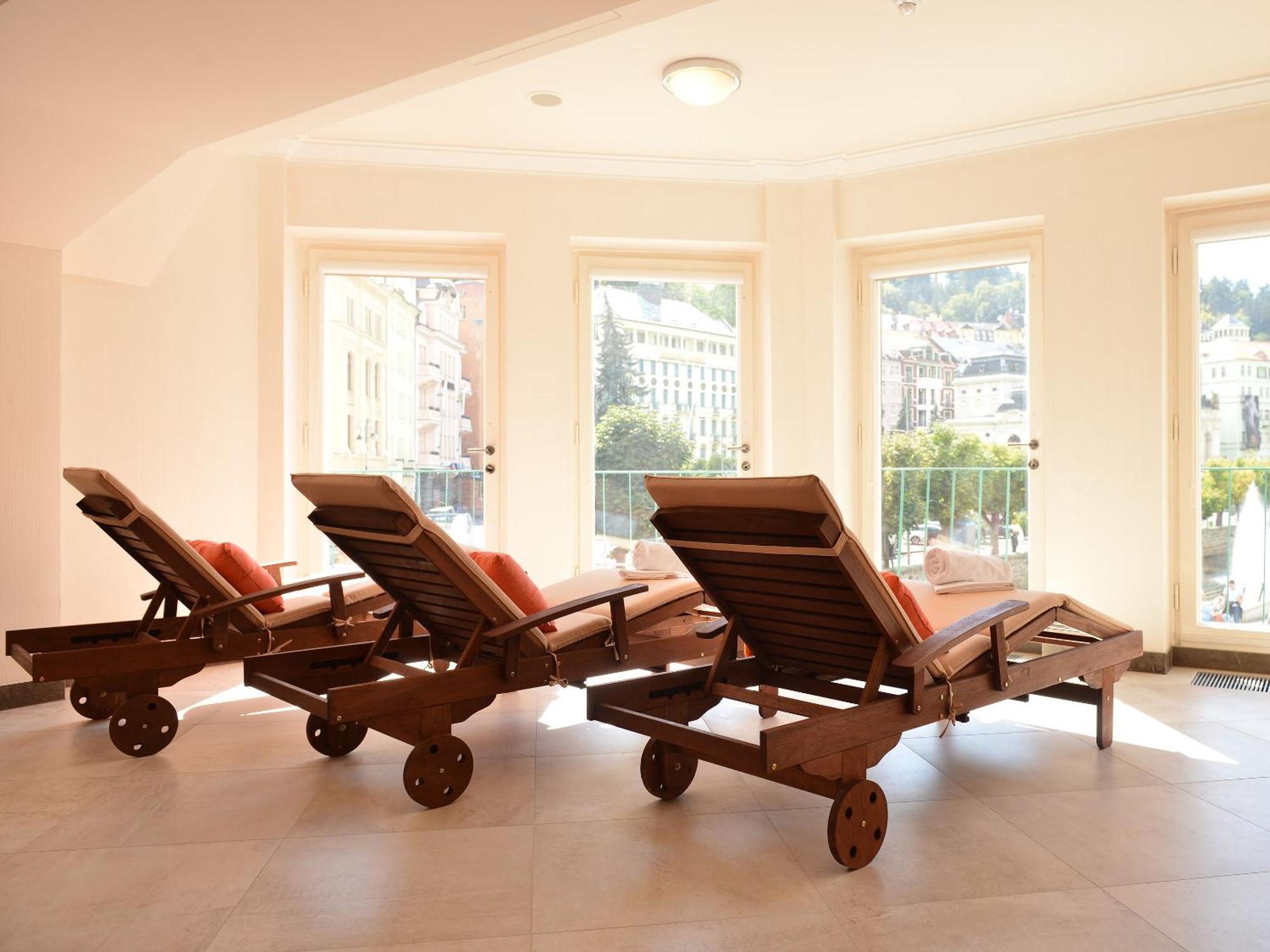 Ea Hotel Mozart Karlovy Vary Exterior photo
